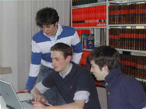 Schüler in der Landesbibliothek