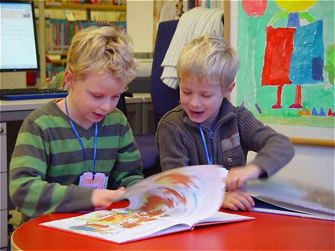 Kinder in der Stadtbibliothek Oldenburg